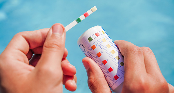 Chlorine vs salt water pool